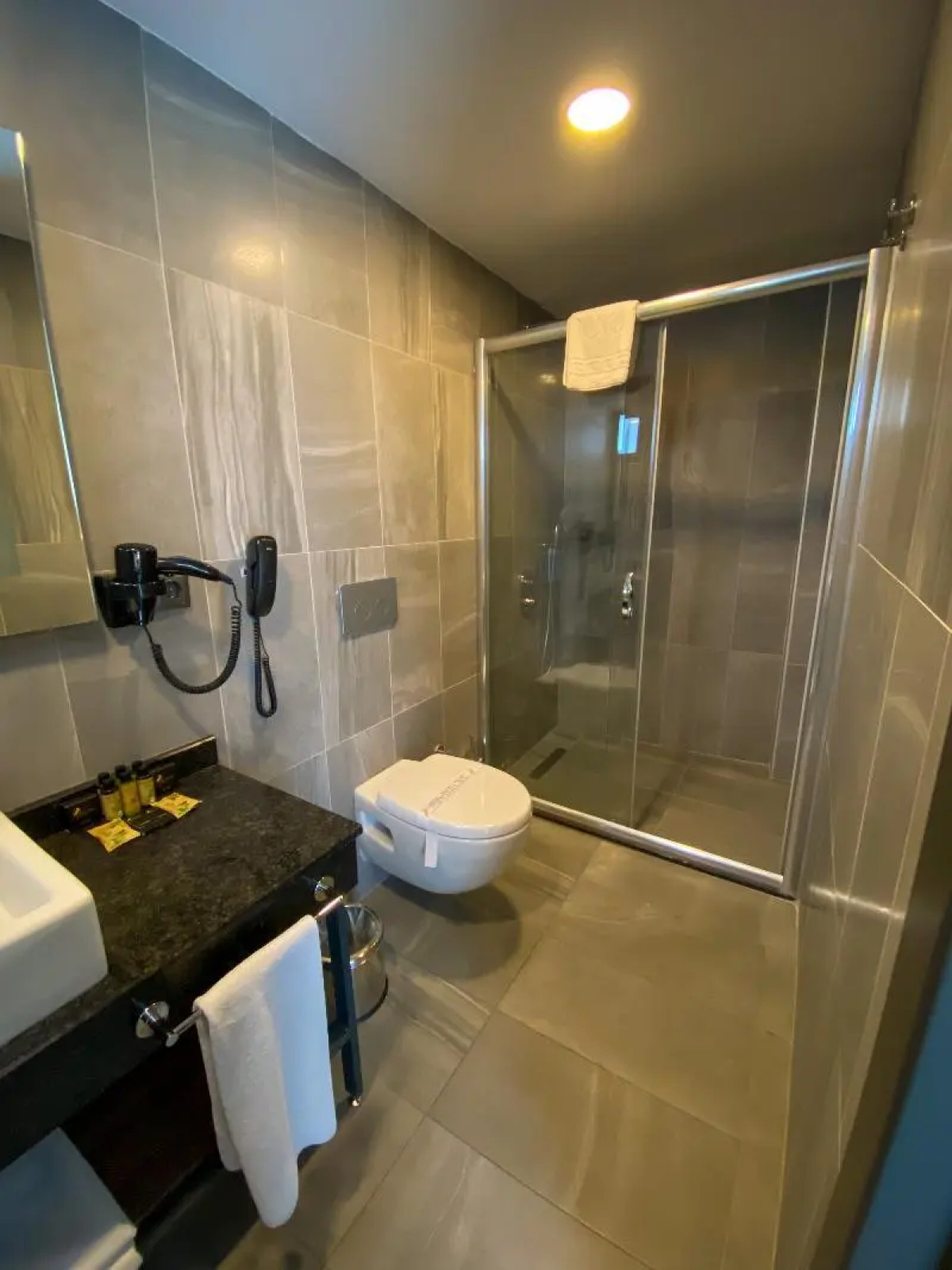 Отель Falcon 1511