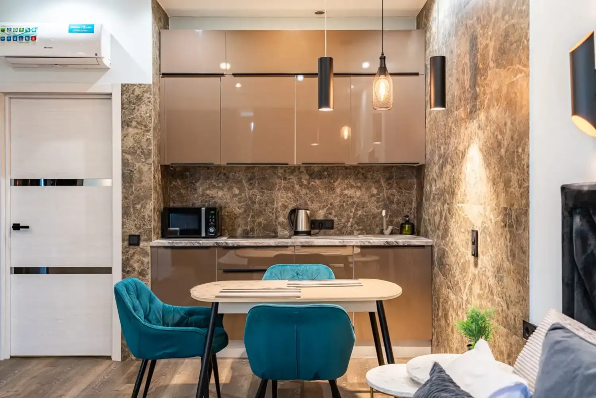 Апартаменты с Ванной у Окна