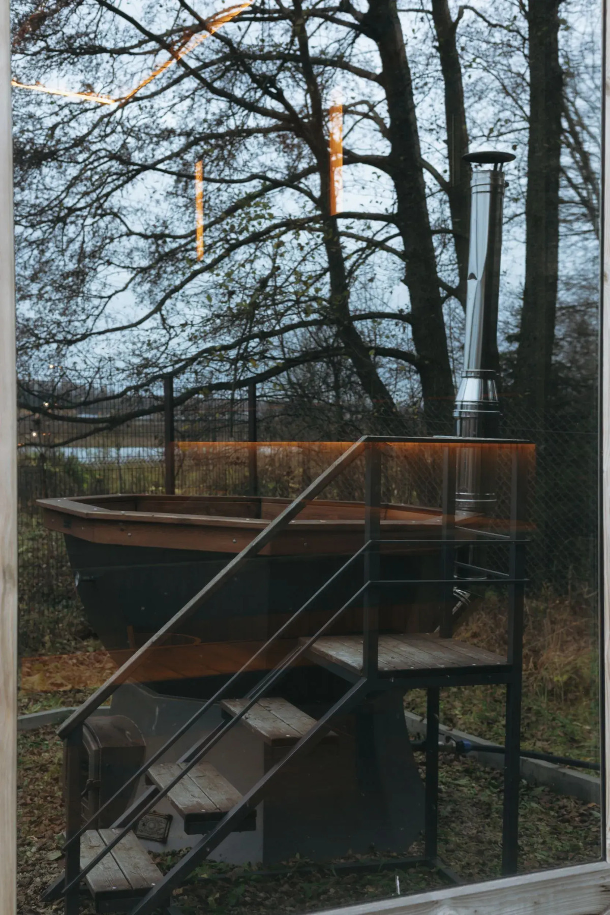 Частный дом с баней и чаном у воды и леса