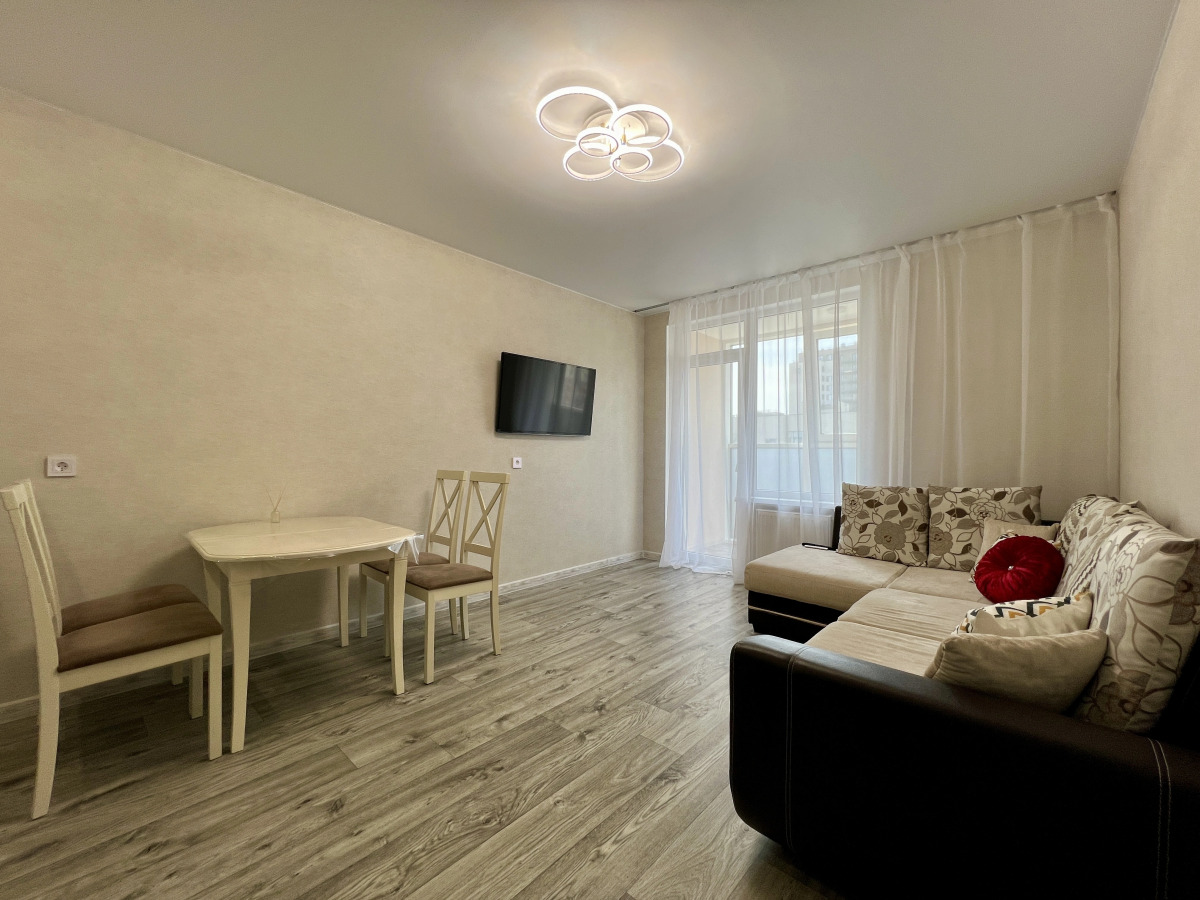 Квартира Евро 3-ком на Смирнова 3 (кв. 185)