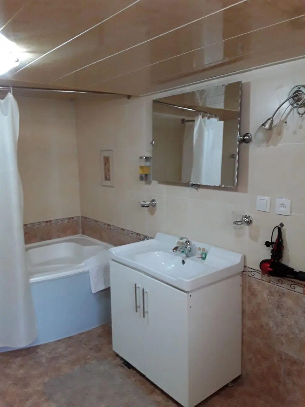 Отель Sasha & Son