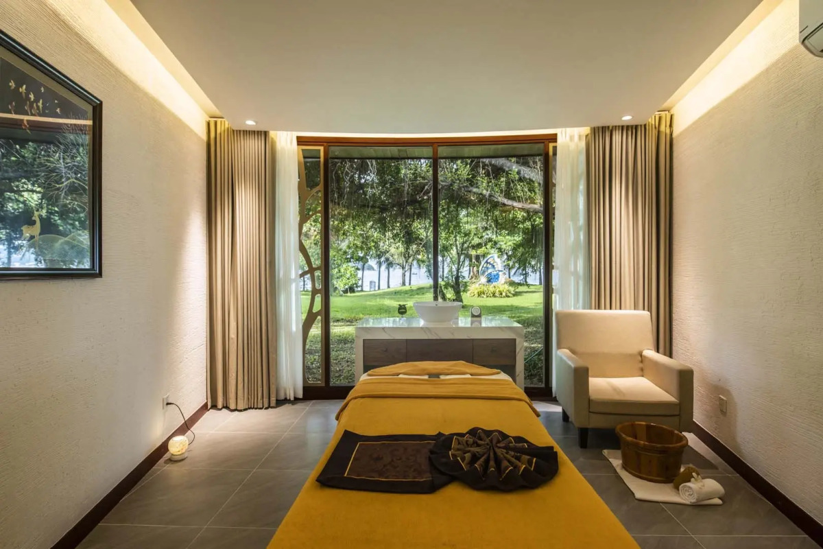 Hon Tam Resort (formerly MerPerle Hon Tam Resort)