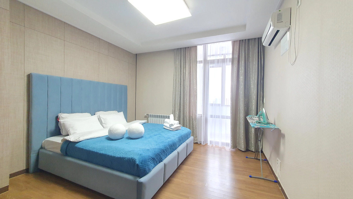 Апартаменты Luxury возле посольства США 14й этаж с шикарным видом на Мечеть Хазрет Султан