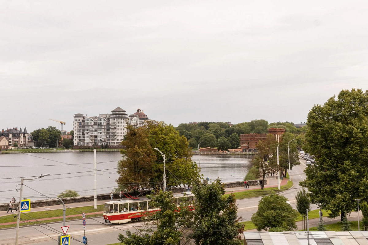 Апартаменты Новые Дизайнерские с Видом на Верхнее Озеро