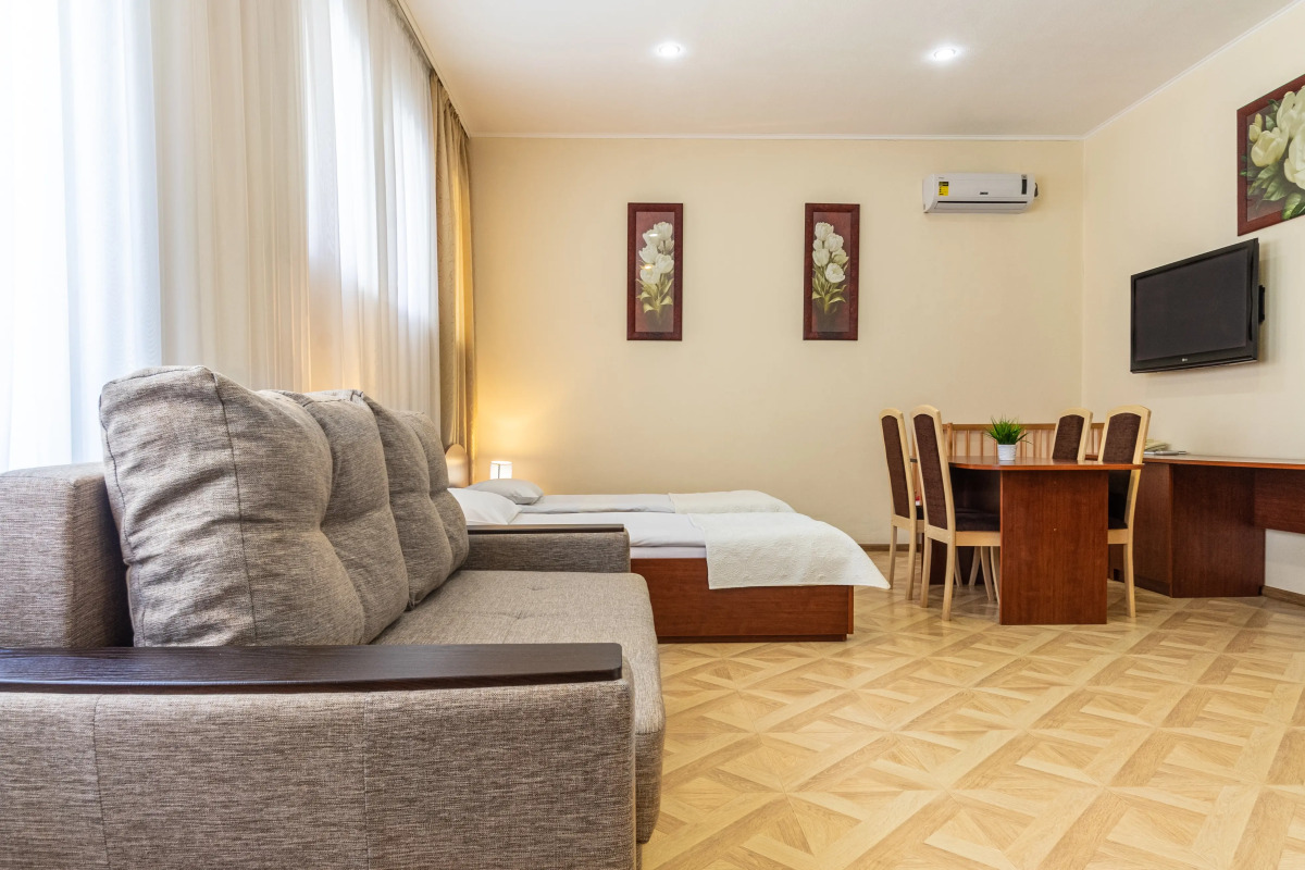 Отель Евразийский