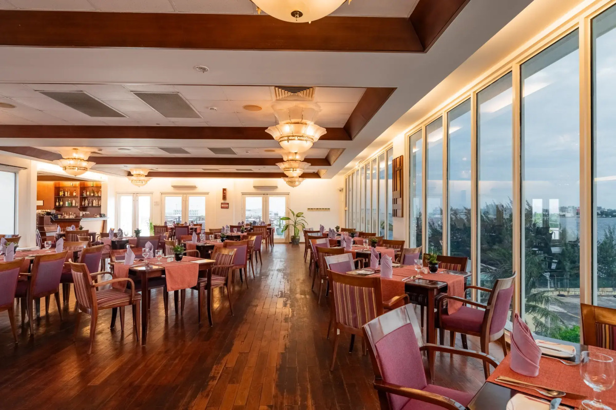 Отель Hulhule Island