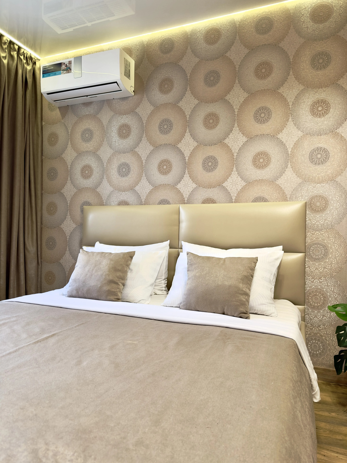 Апартаменты Мира 62