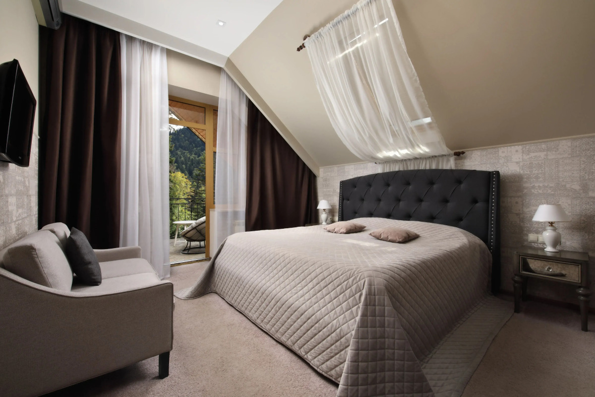 Домбай Пэлас