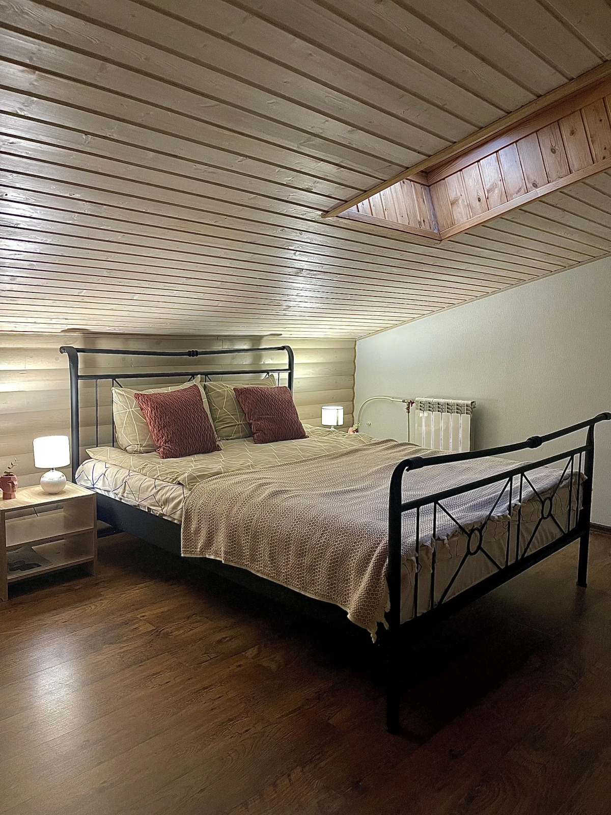 Квартира Двухуровневая Мансарда с Видом на Замок