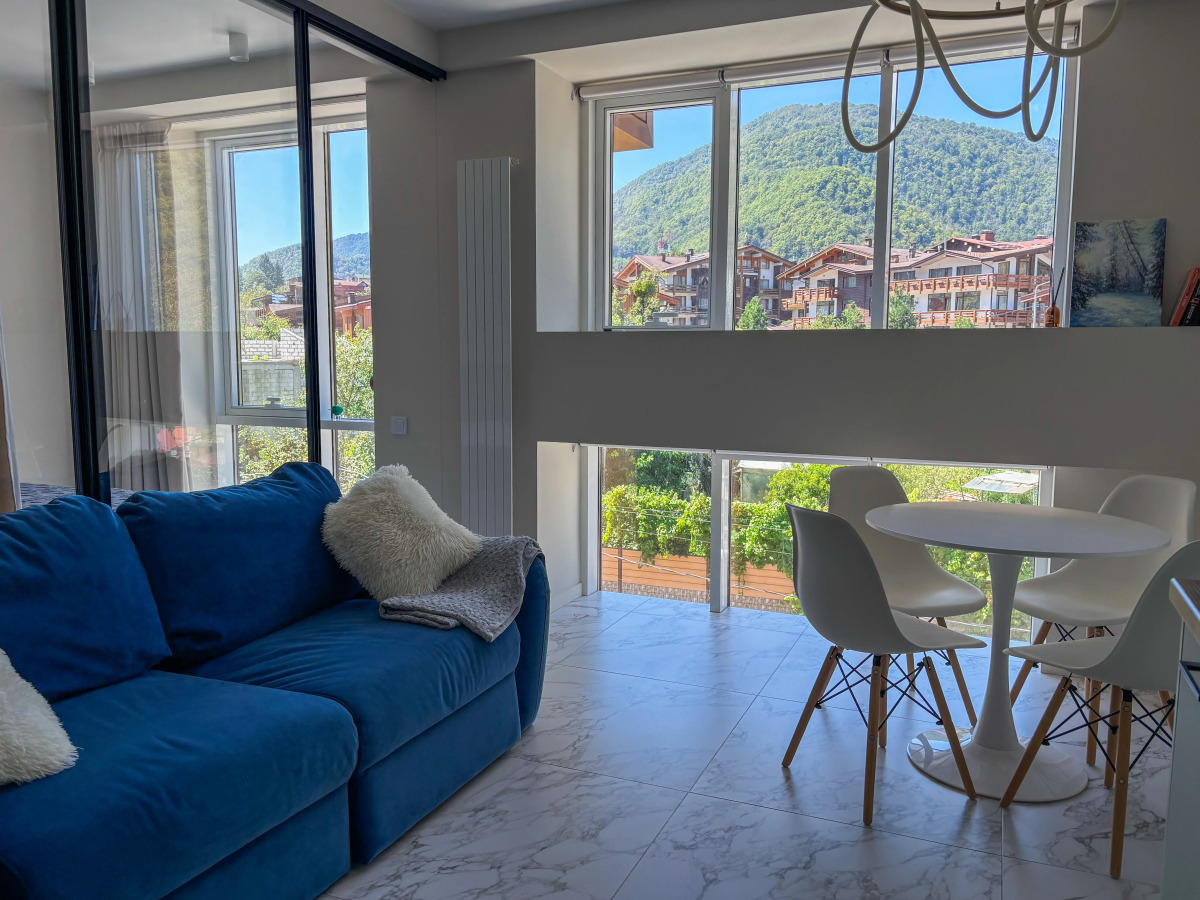 Квартира с видом на горы в центре Поляны