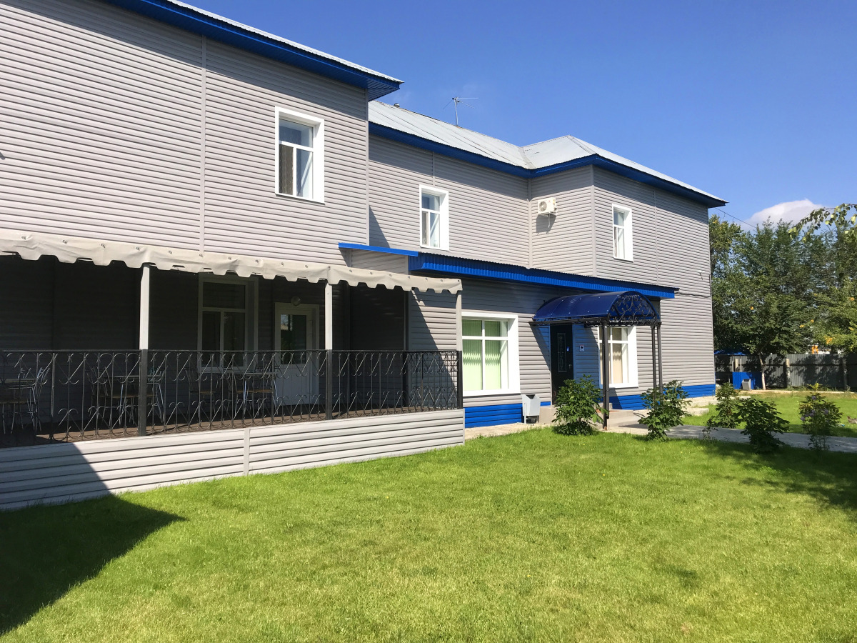 Отель Радужная