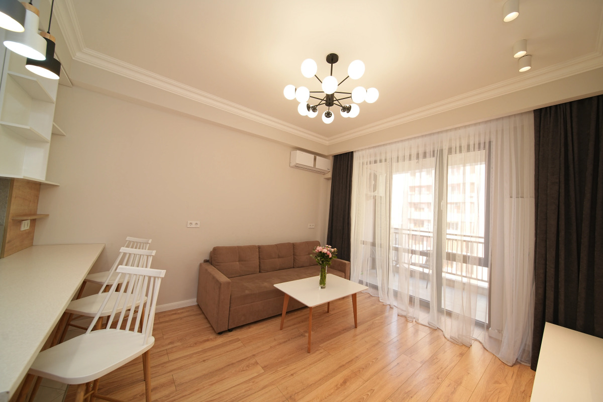 Апартаменты улучшенные с балконом от Sweet Home