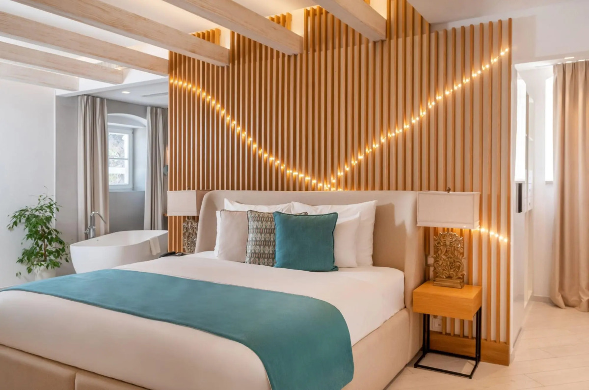 Lazure Hotel and Marina