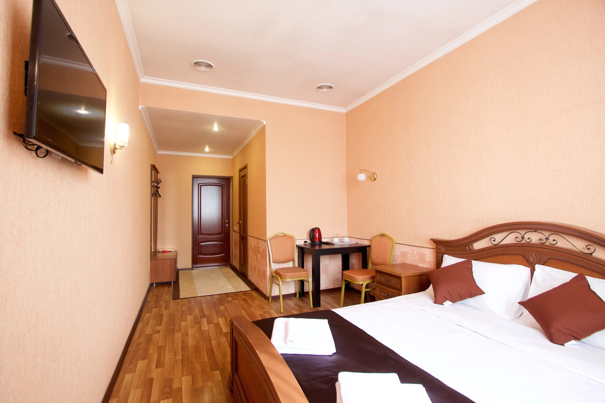 Отель Автодвор