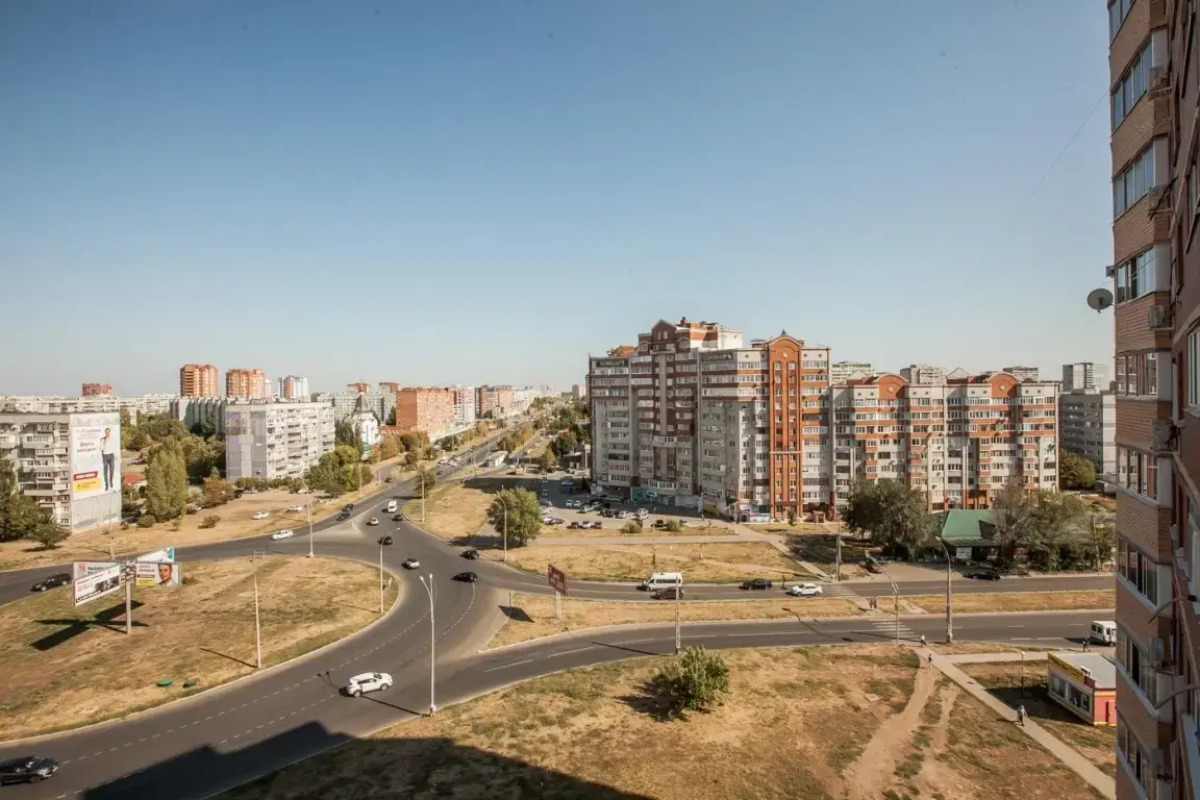 Апартаменты Золотой Шар на 70 лет Октября 1