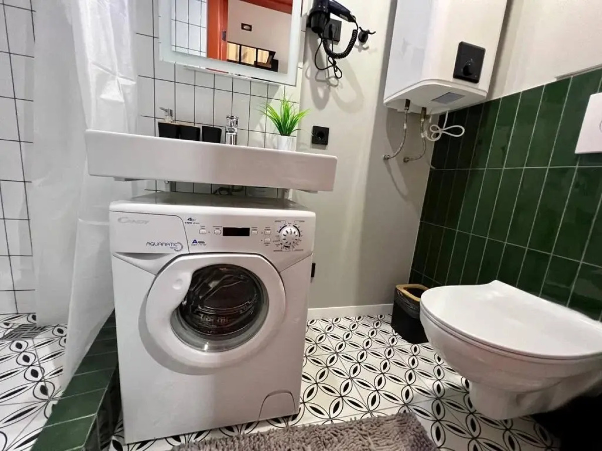 Уютная студия в 8 минутах на метро от самого центра