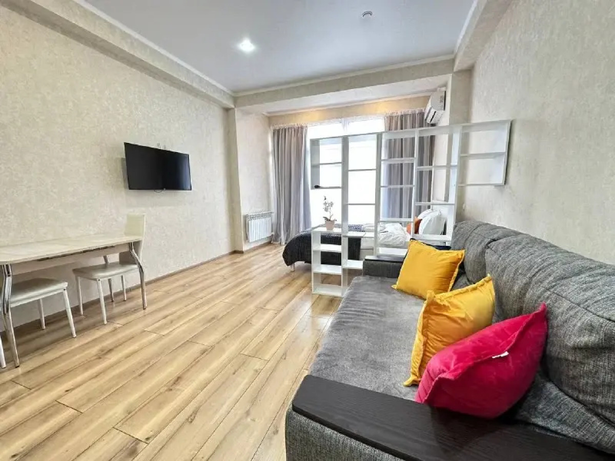 Море квартир с видом на горы