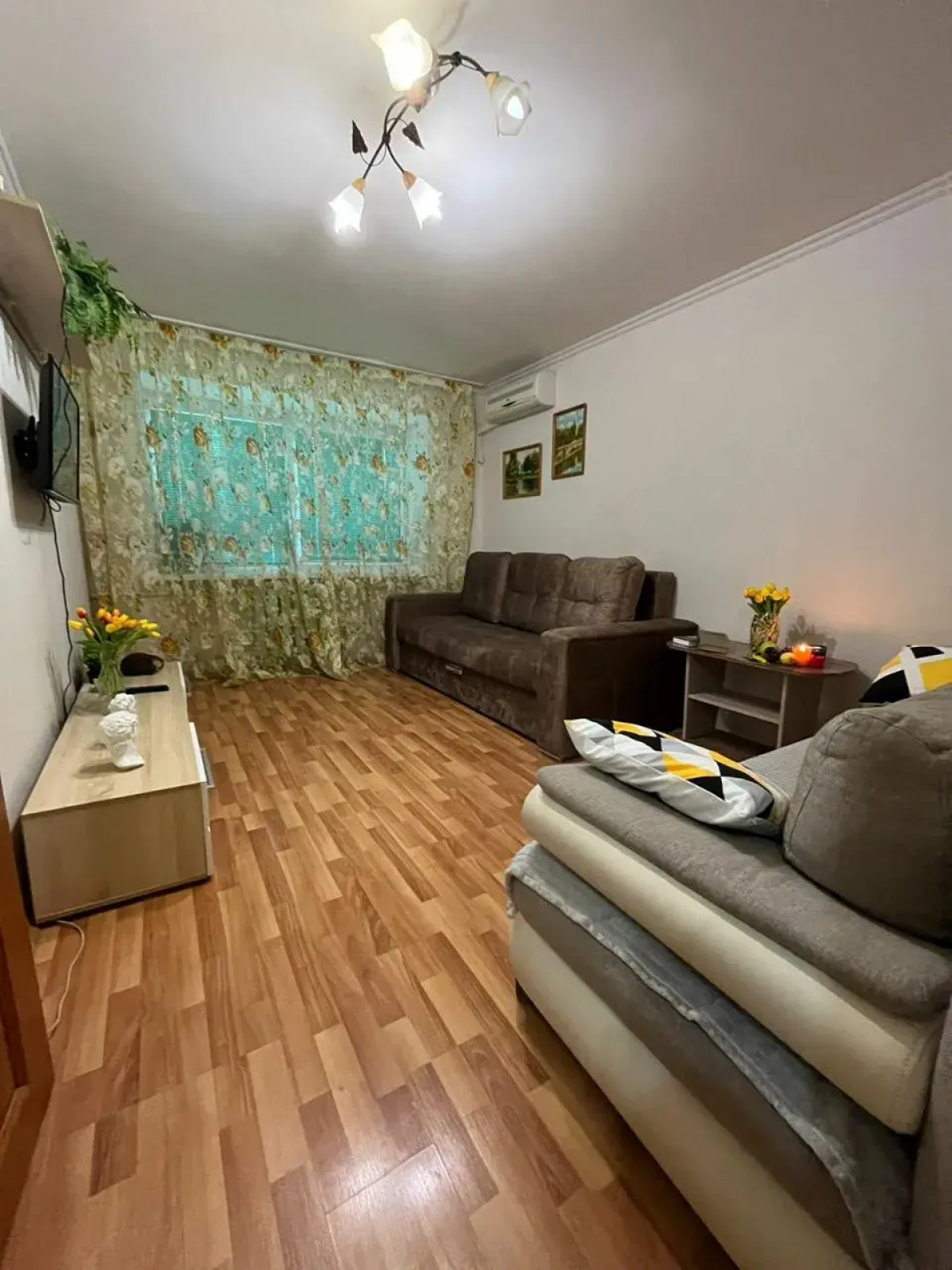 Апартаменты 2-комнатные в Центре Города на улице Ленина