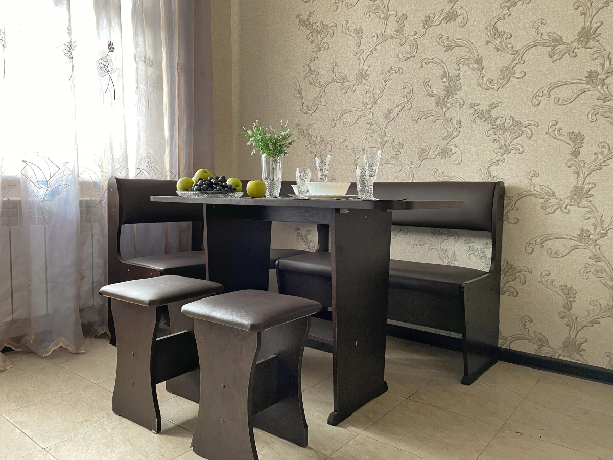 Двухкомнатные Апартаменты Люкс  на 9 человек в курортной зоне Ессентуков