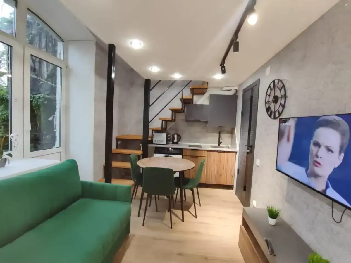 Апартаменты 2х уровневая квартира в стиле Лофт в центре города