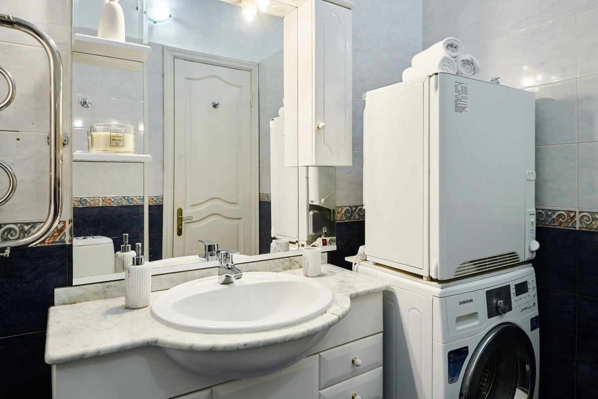 Квартира GM Apartments Шикарная Пятёрка с домашним кинотеатром