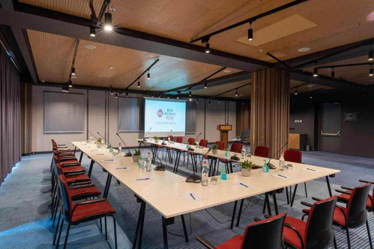 Отель Best Western Plus Congress Hotel