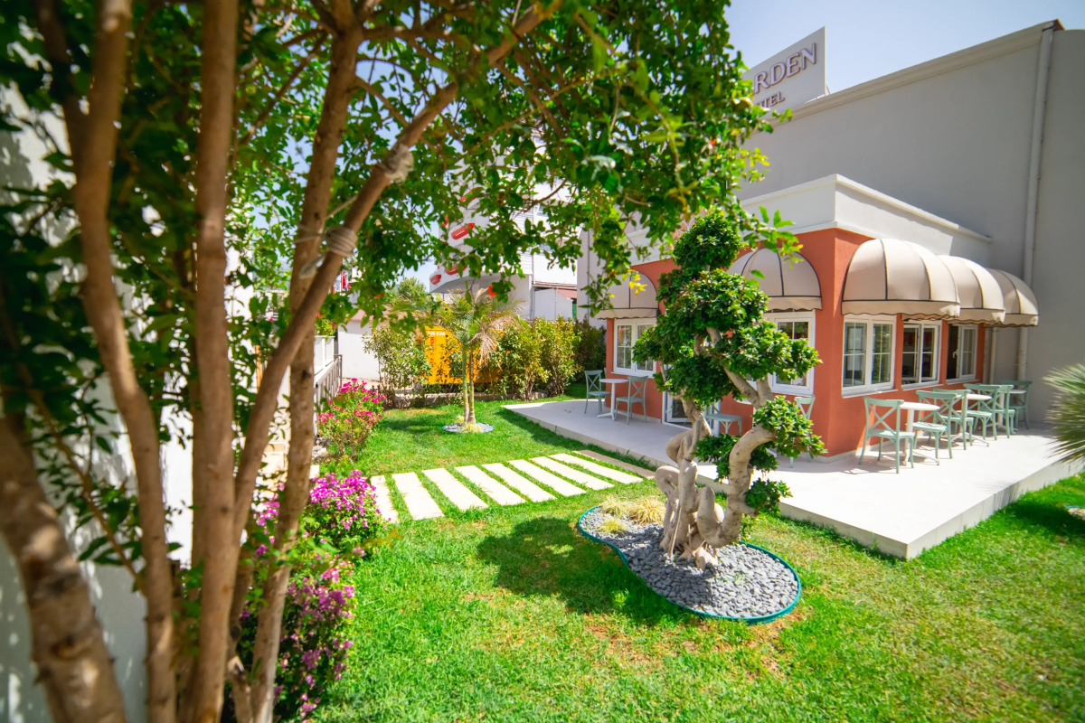 Rose Garden Premium Hotel