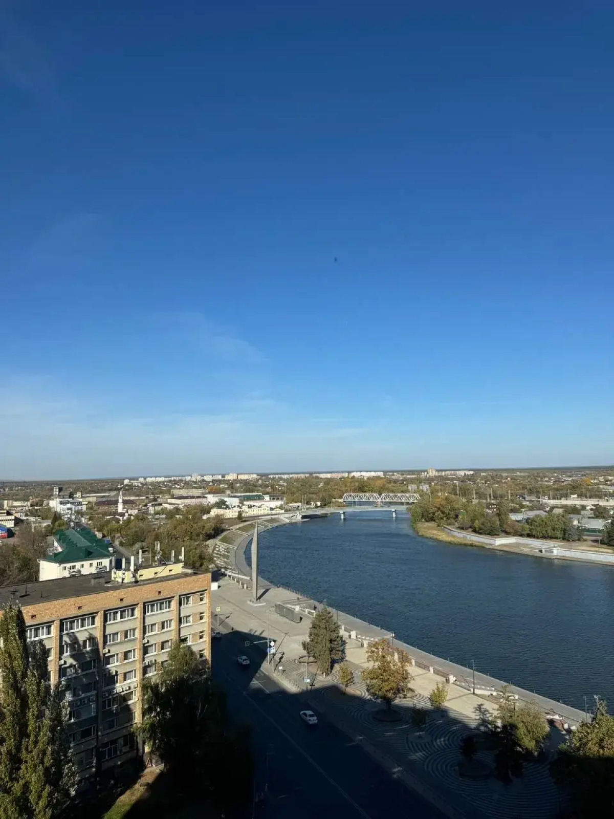 Апартаменты Sutki VIP c панорамным видом на реку на Урицкого 62