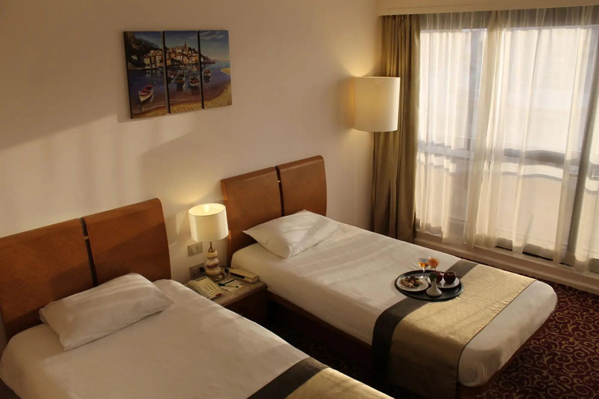 Отель Plaza Hotel Alexandria