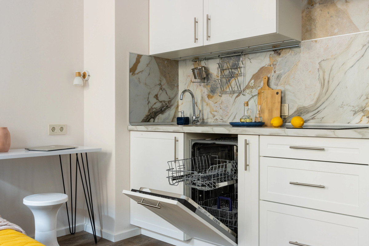 Апартаменты Beige apartment in a historic building in the city center