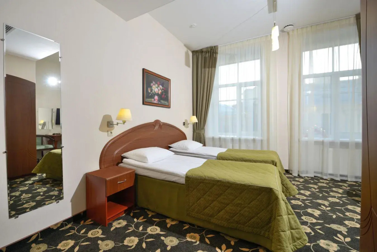 Отель Cronwell Inn Стремянная