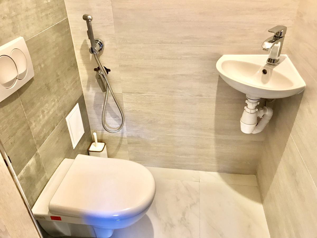 Шале на Скале с Видом на Озеро