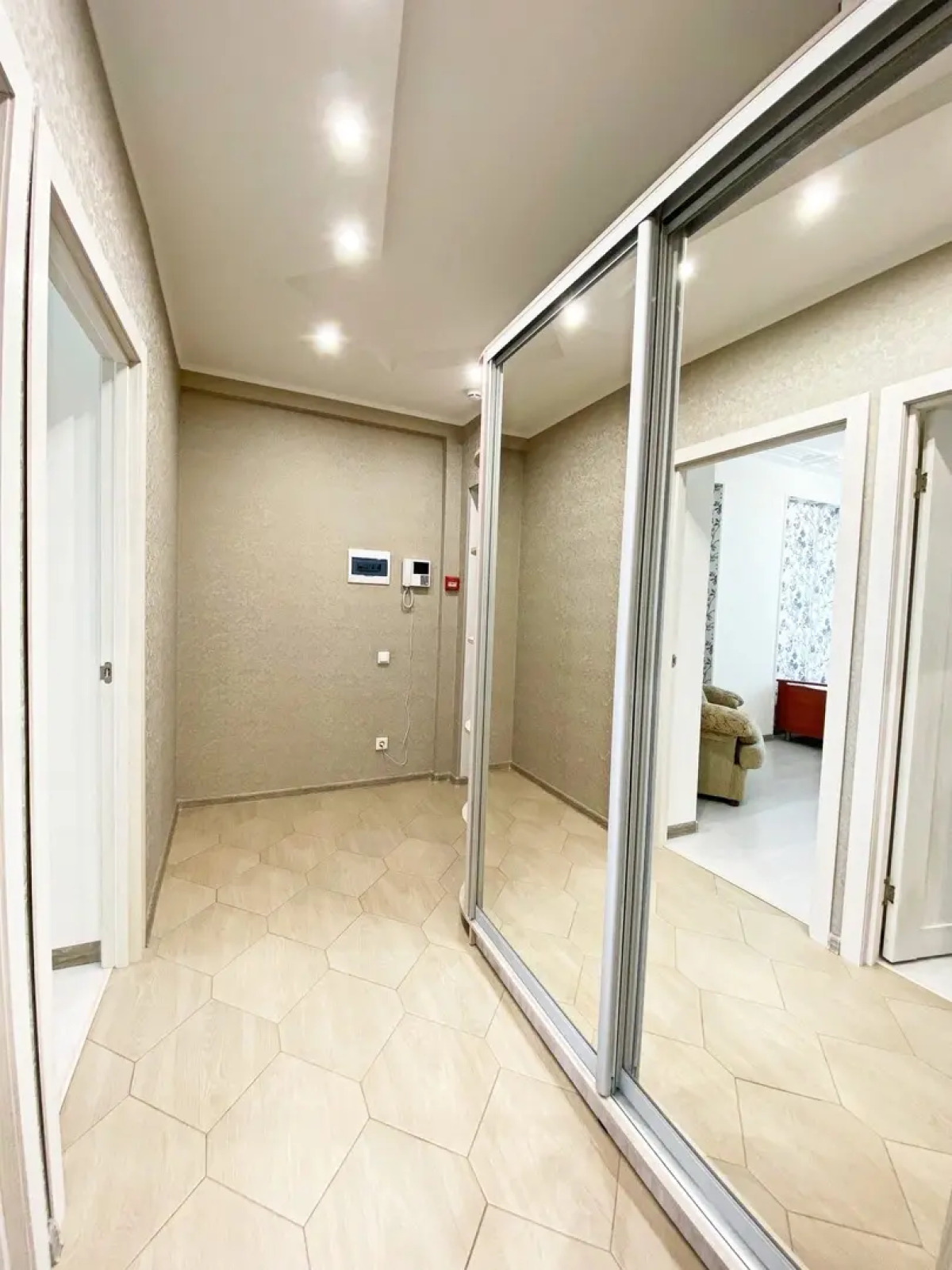 Квартира 1-к Квартира на Октябрьском Проспекте 117