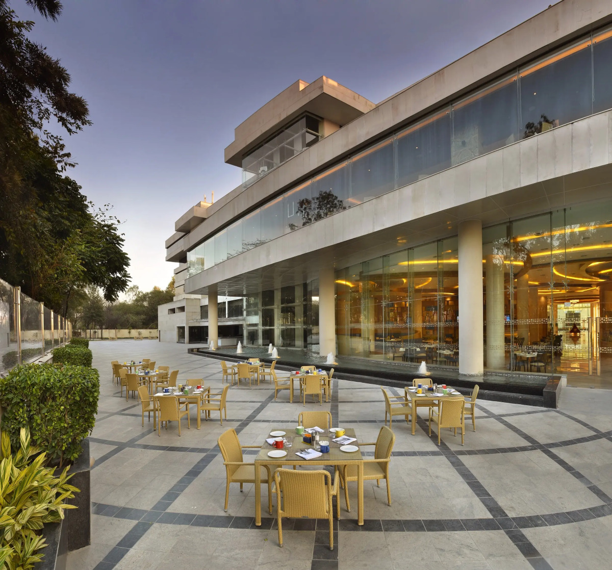 Отель The Lalit Chandigarh