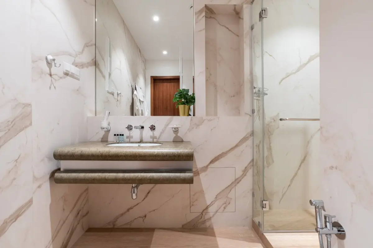 Студия для двоих на 74-м этаже