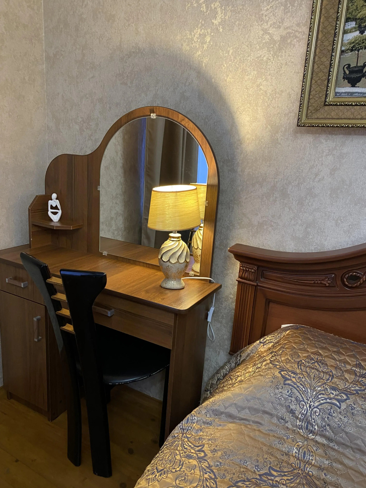 Квартира Уютная Двухкомнатная в Центре Города