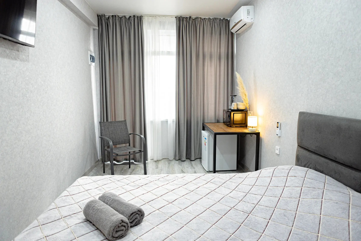 River House Apartments