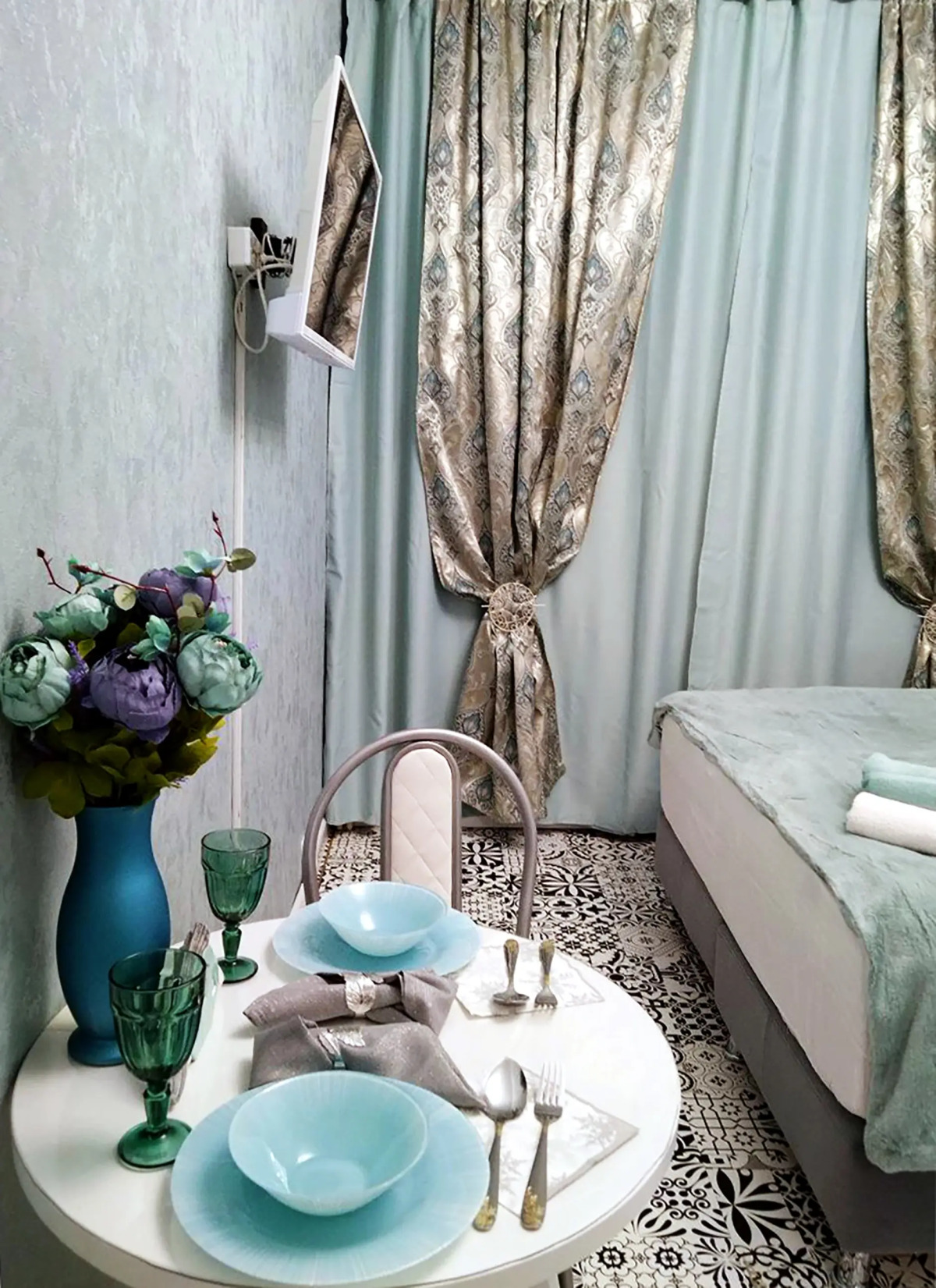 Ekodomik Lobnya (Svetlaya street)