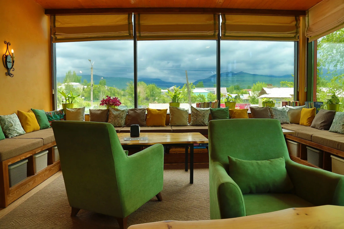 Отель Маданур