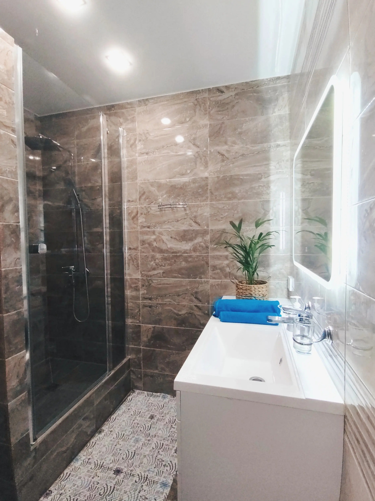 Апартаменты УК АТМОCФЕPА  Бpaвo в Цeнтpe Яpoславля с прoстoрной кухней-гостиной