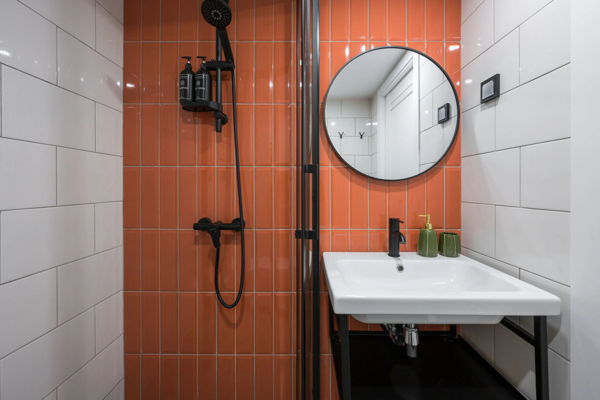 Апартаменты Яркая Двухуровневая студия в центре