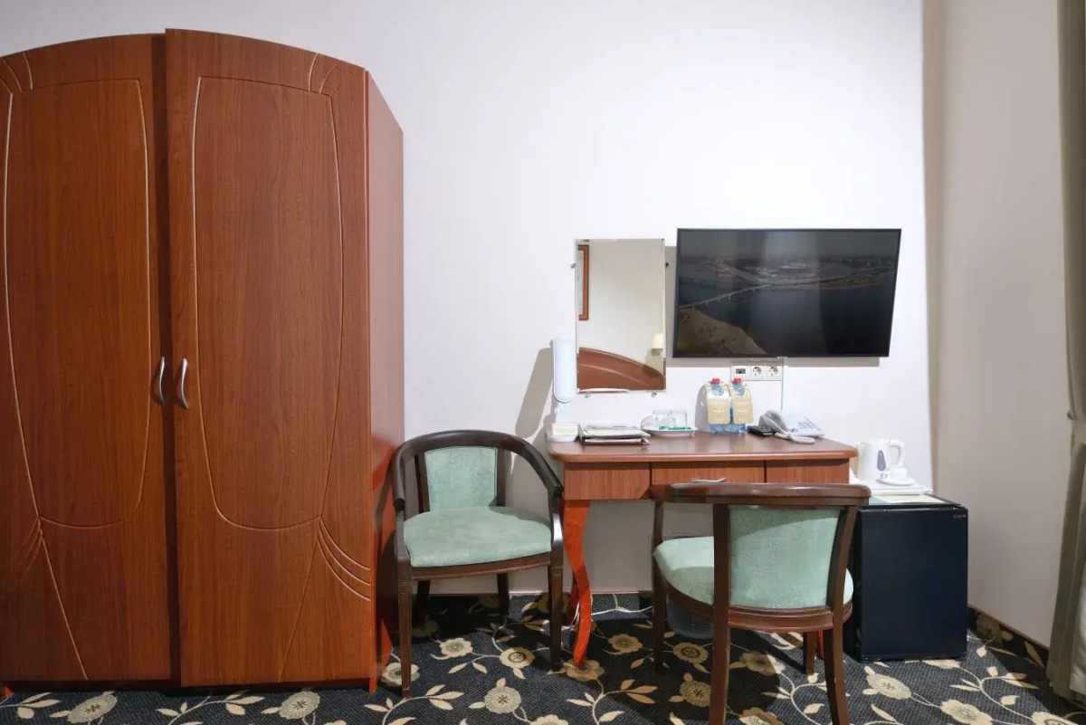 Отель Cronwell Inn Стремянная