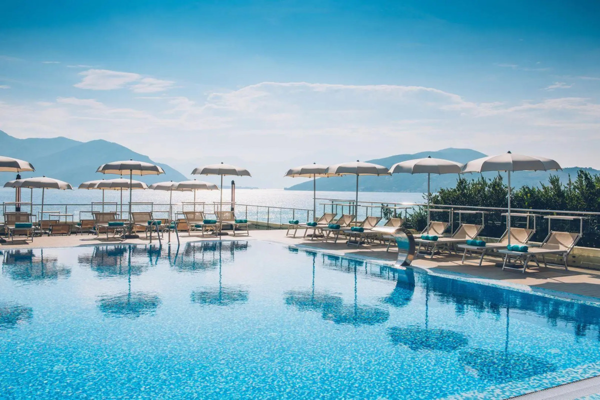 Отель Iberostar Herceg Novi