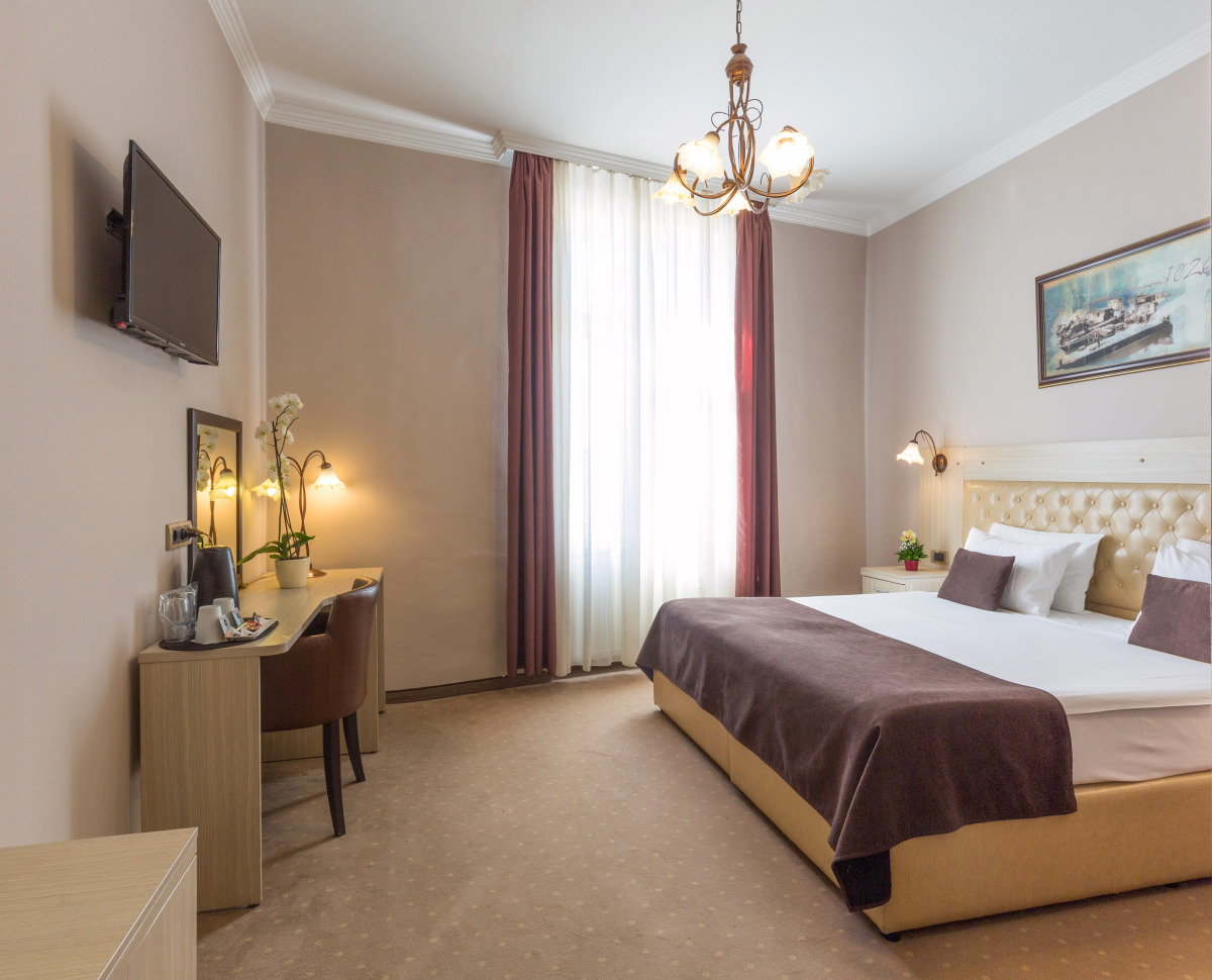 Отель Belgrade City