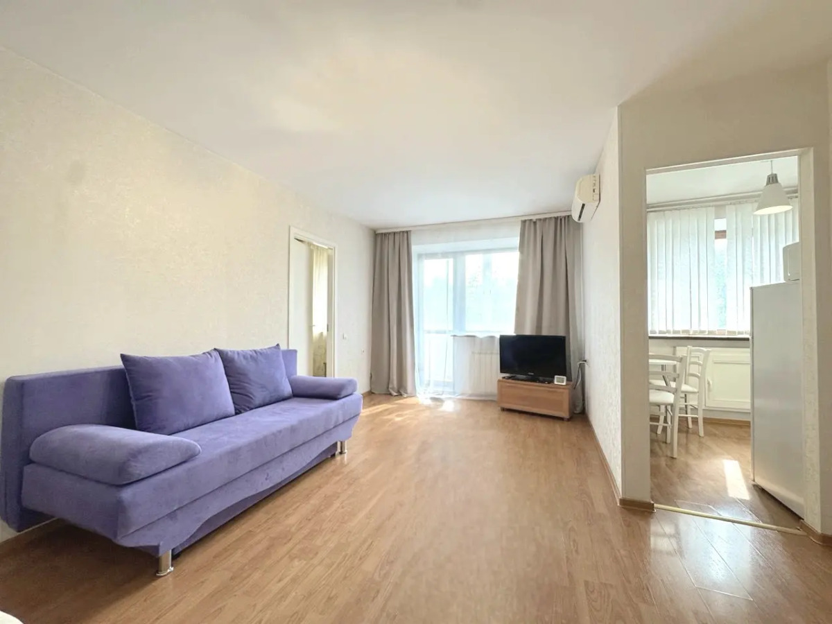 Квартира Двухкомнатная с Балконом и Кондиционером в Центре на Весенней