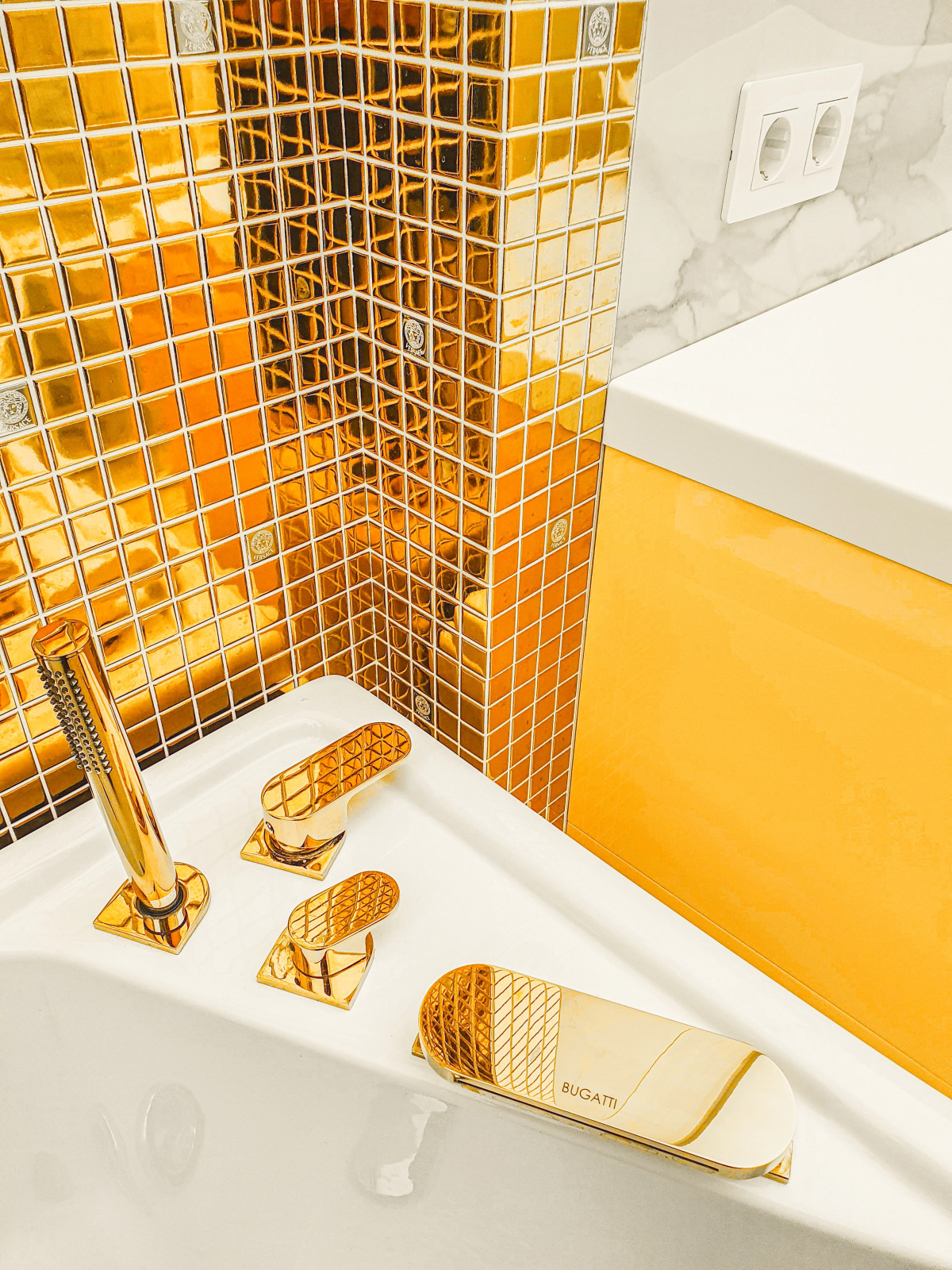 Апартаменты 12 этаж,студия 30кв.м,джакузи,вид на Волгу,новый дом,самый центр,вокзал пешком