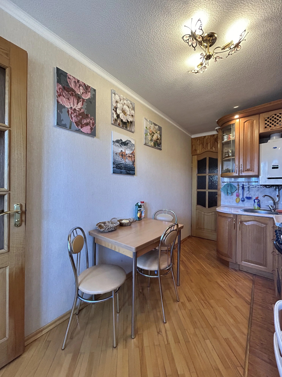 Квартира 2-х комнатная в центре посёлка Тульского