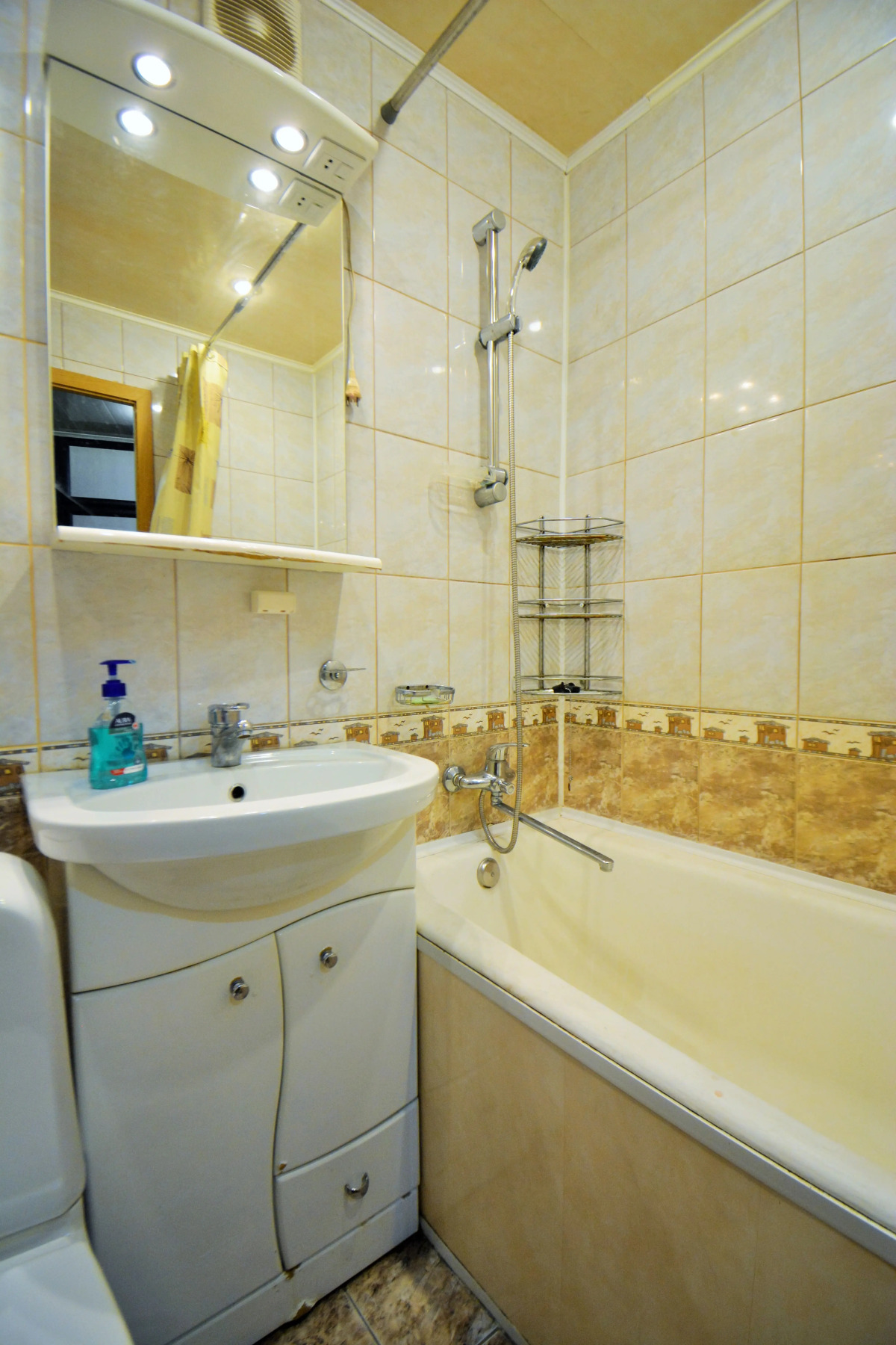 Квартира с Большой Кухней на Полярных Зорях