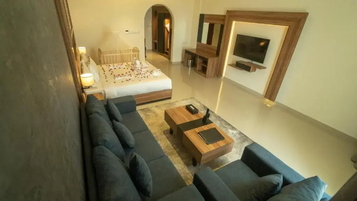 Отель The Plaza  and Resort