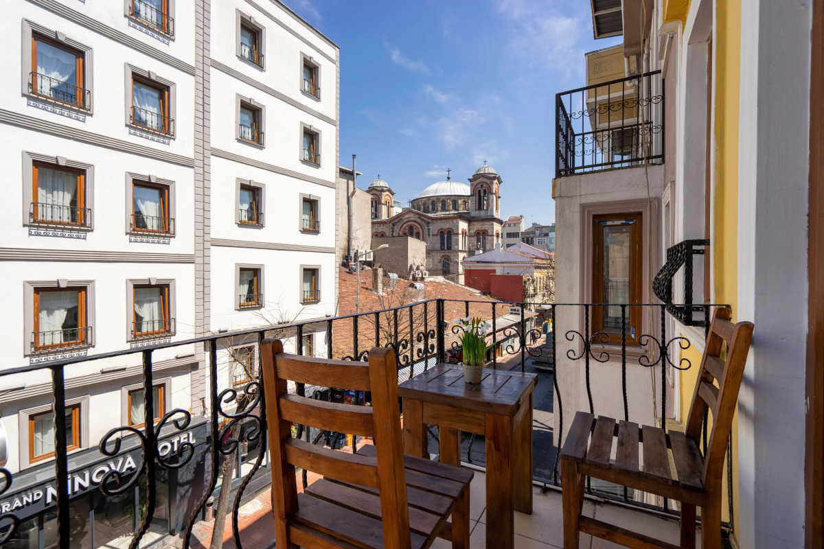 Pi Home & Apartments